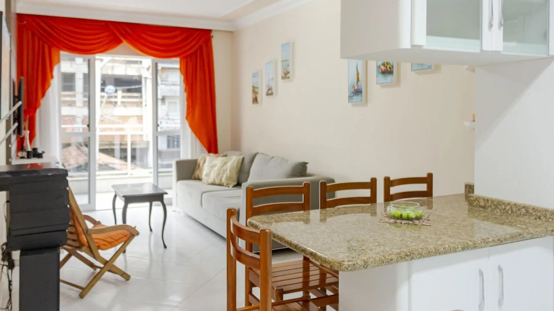 A 2 Quadras Da Praia Em Itapema Vm7682 location